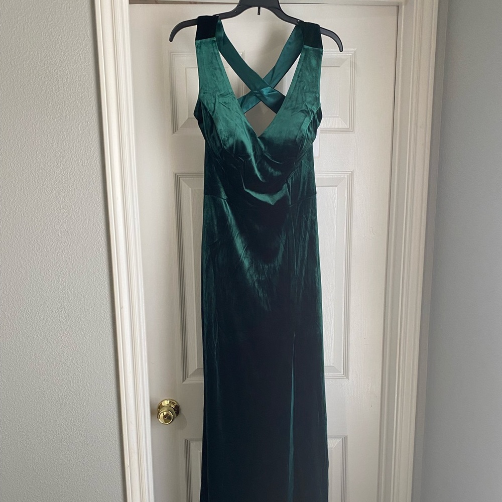 Revelry Asher Dress in Velvet Emerald-613 size 10